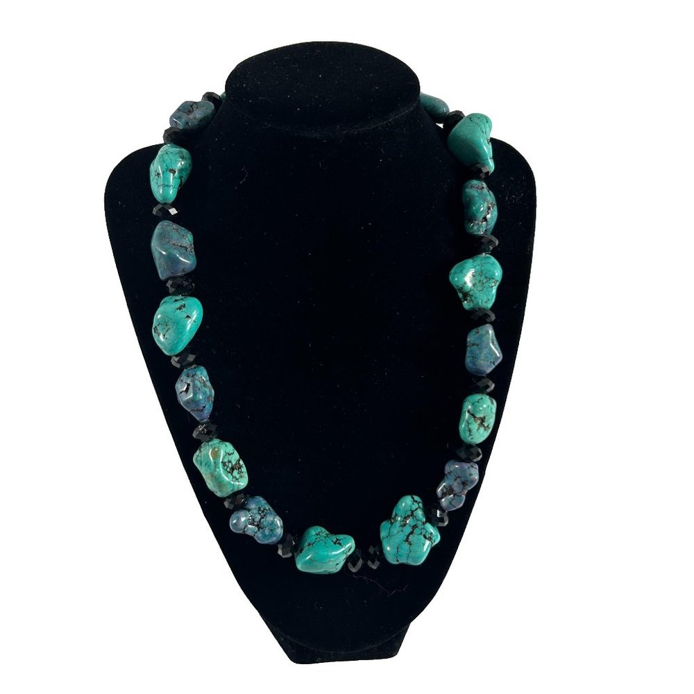 Faux Turquoise Chunky Beaded Necklace Silver Tone Black 21"